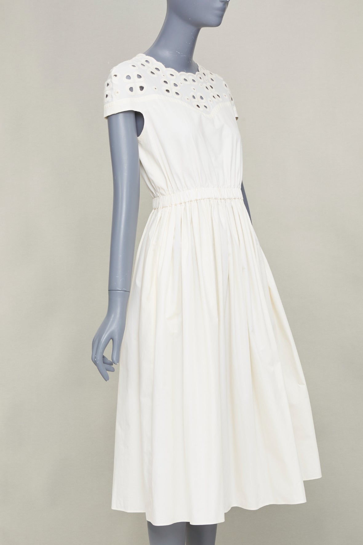 Women's Fendi eyelet cutout scalloped white cotton midi dress - Image 3