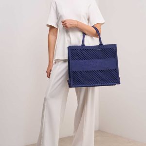 8991_Dior_Book_Tote_Large_Blue_XL_1M.jpg