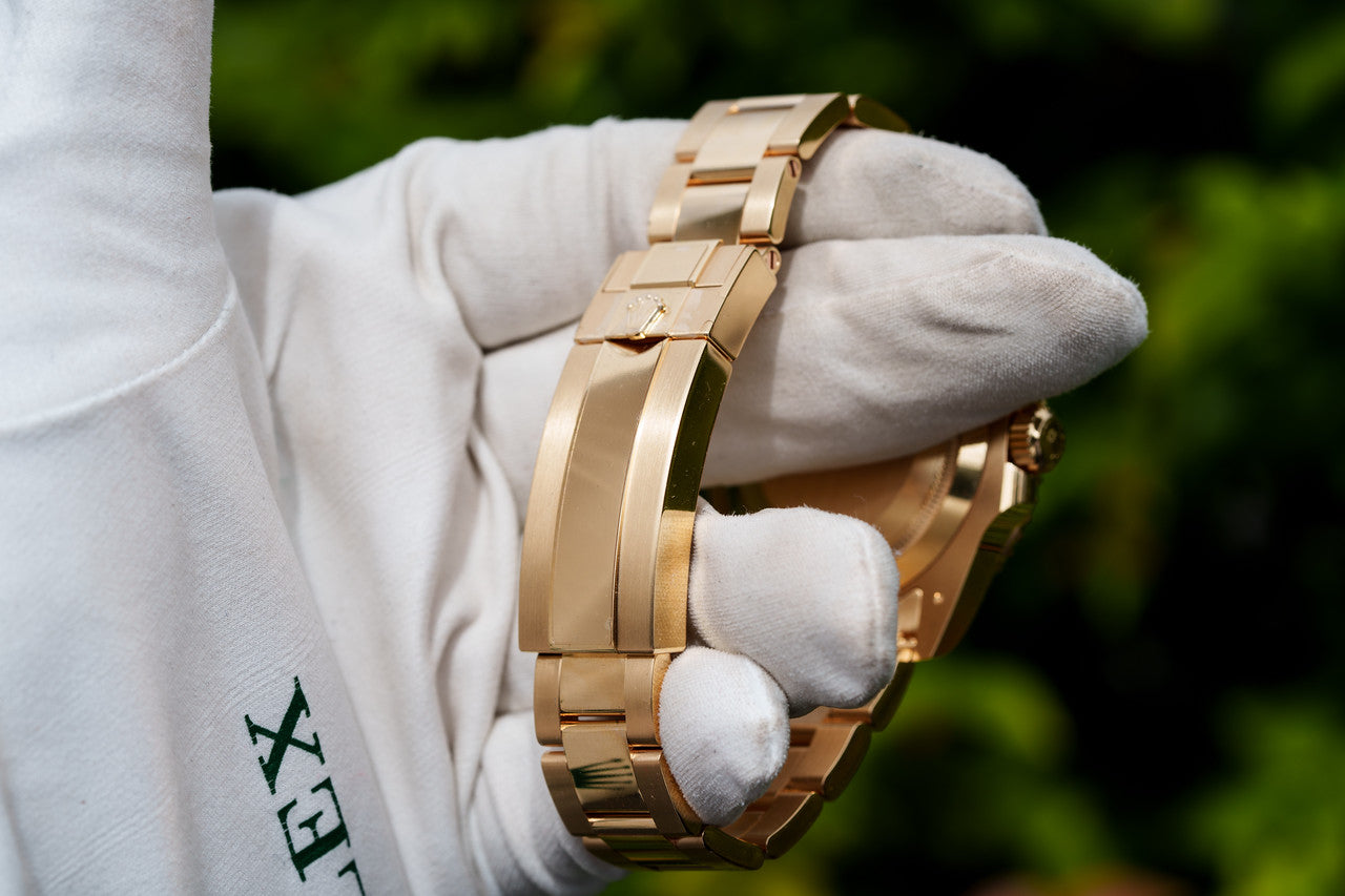 Rolex 2025 Submariner Date 126618LB - Image 5