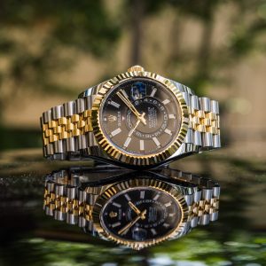 Rolex 2022 Sky-Dweller 326933 Black Dial on jubilee
