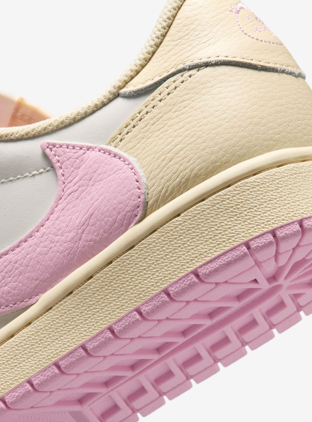 Air Jordan 1 Retro Low OG SP Travis Scott Shy Pink - 图片 6