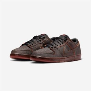 nike-dunk-sb-low-krampus-hv1668-001-resellzone-1.jpg