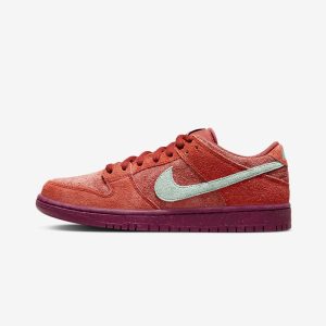 Nike SB Dunk Low Mystic Red Rosewood
