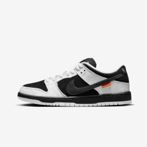 Nike SB Dunk Low TIGHTBOOTH