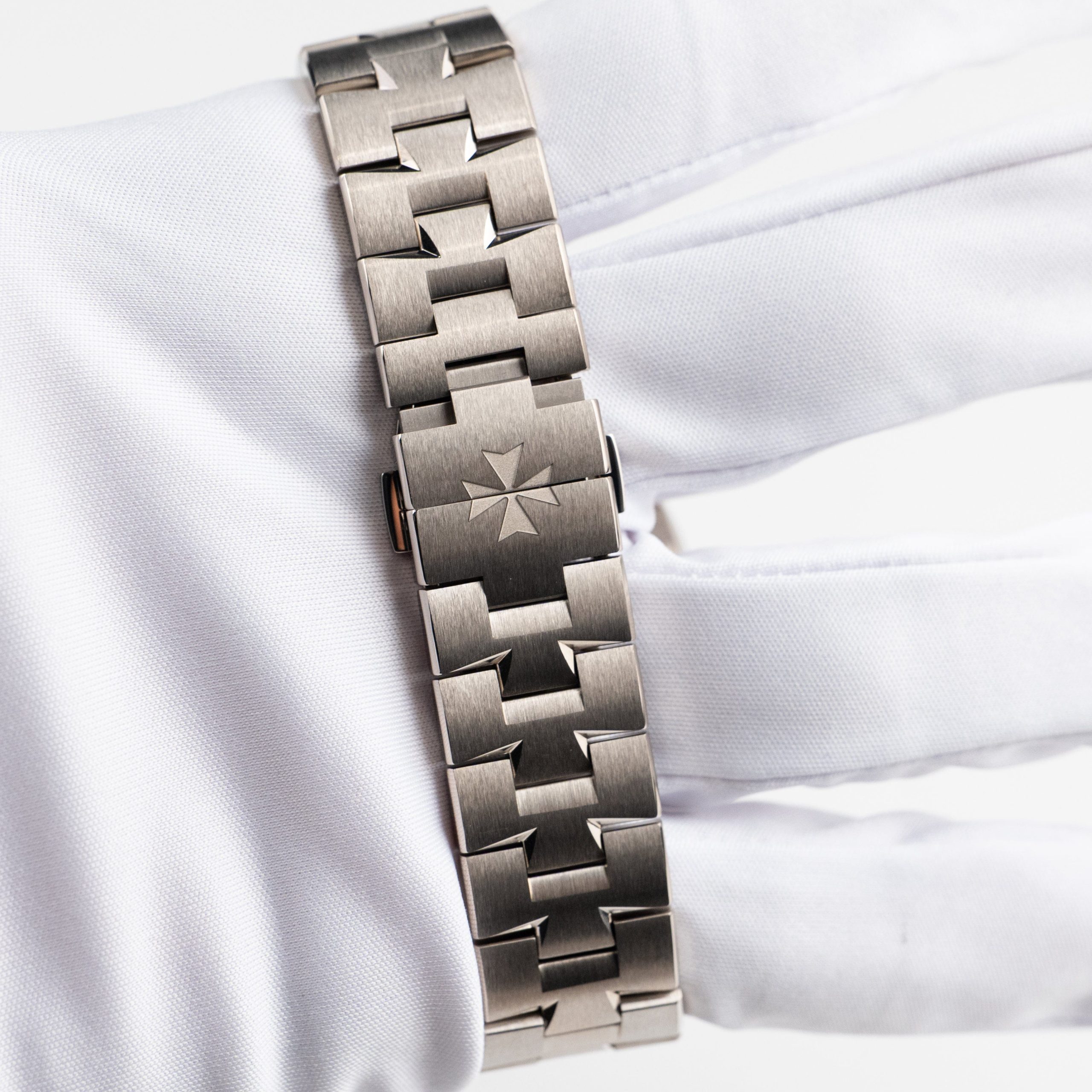 Vacheron Constantin Overseas 4300V/220G-H151 Perpetual Calendar Ultra-Thin White Gold Burgundy Dial - 图片 13