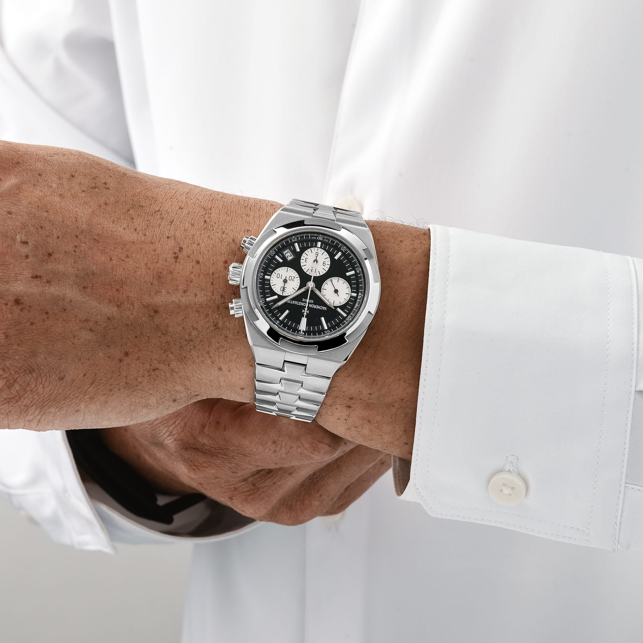 Vacheron Constantin Overseas Chronograph 5520V/210A-B481 Stainless Steel Black Dial (2026) - 图片 3